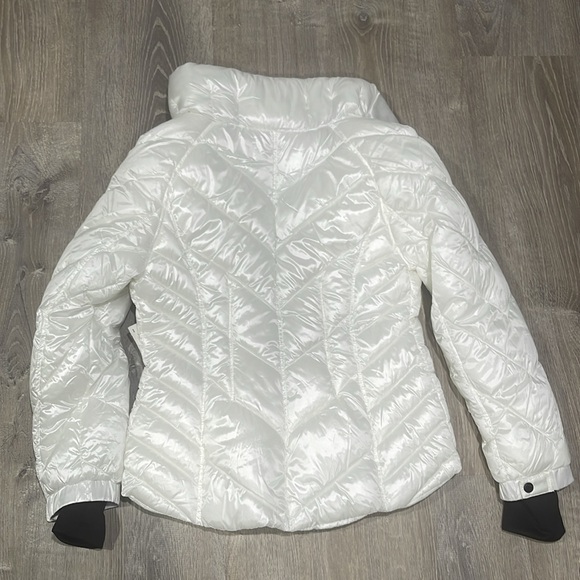 Guess jacket white size M new - Picture 3 of 3